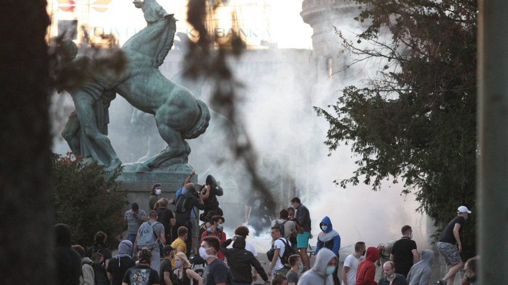 Strani mediji o protestima u Srbiji: Haotični sukobi na ulicama 1