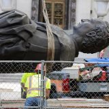 U SAD oborena još jedna statua Kristofera Kolumba 9