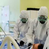 Vučić: Država će se po suzbijanju epidemije zahvaliti lekarima odlikovanjima 12