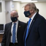 Tramp prvi put viđen u javnosti sa maskom 2