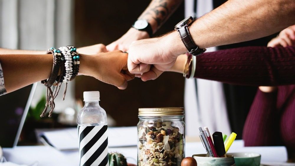 Građani Srbije manje zadovoljni prijateljstvima nego pre nekoliko godina 1