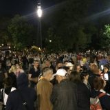 Šesti protest u Beogradu bez incidenata, uz učešće oko 1.000 ljudi (FOTO/VIDEO) 10