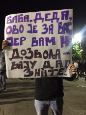 Šesti protest u Beogradu bez incidenata, uz učešće oko 1.000 ljudi (FOTO/VIDEO) 7