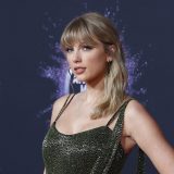 Sada i strip o životu Tejlor Svift: Američka pevačica u borbi protiv korporativnih zlikovaca 2