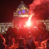 Policija potisnula demonstrante od Skupštine, ima povređenih na obe strane (FOTO/VIDEO) 6