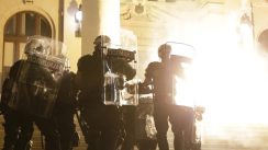 Četvrto veče protesta ponovo obeležili incidenti (FOTO, VIDEO) 11