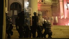 Četvrto veče protesta ponovo obeležili incidenti (FOTO, VIDEO) 9