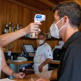 Španija postavila šatore za trijažu dok se bori sa porastom broja zaraženih korona virusom 1