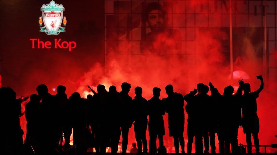 U Liverpulu razočarani zbog okupljanja navijača ispred stadiona 1