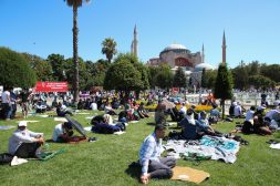 Aja Sofija, molitva Prve molitve muslimana u Aja Sofiji posle pretvaranja u džamiju (FOTO) 10