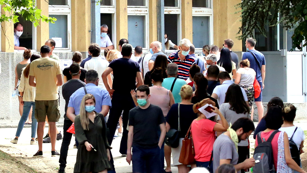 Odrasli dobili kovid potvrde, ali ne i deca 1