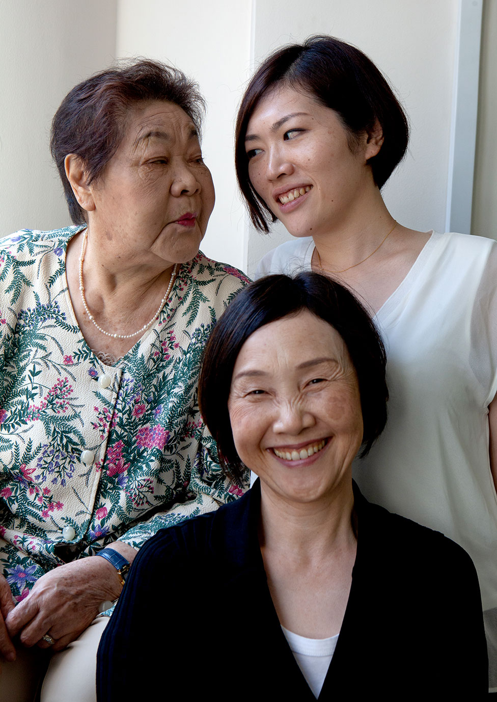 Teruko poses with her daughter Tomoko and granddaughter Kuniko