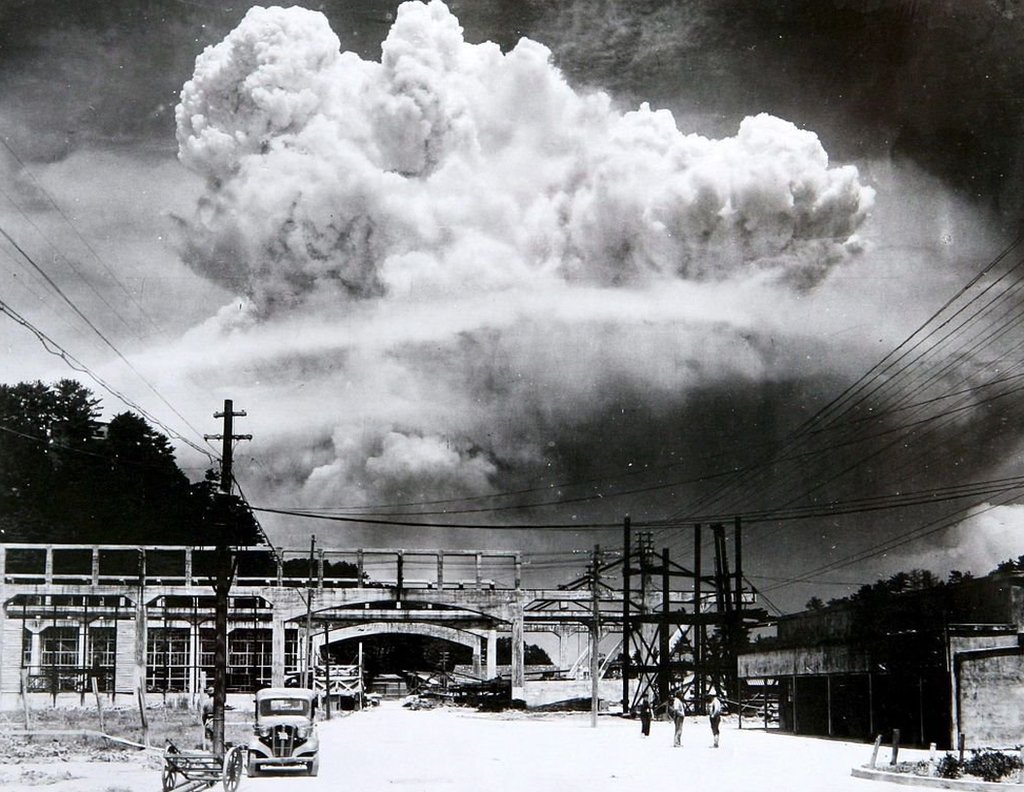 Picture of the explosion of a atomic bomb over Nagasaki on 9 August 1945