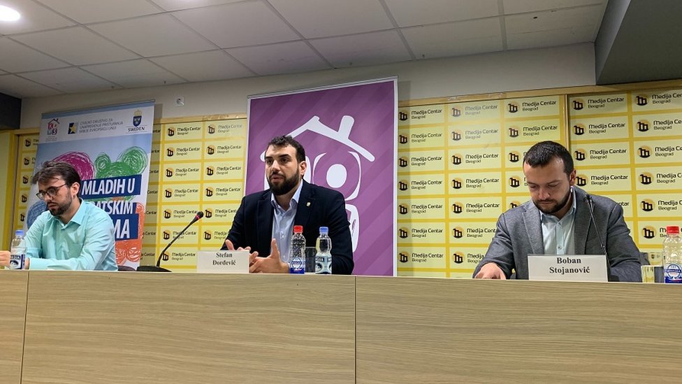 Međunarodni dan mladih, korona virus i Srbija: Kao posledica pandemije manje mladih želi da ode iz zemlje, pokazuje istraživanje 4 Izvestaj