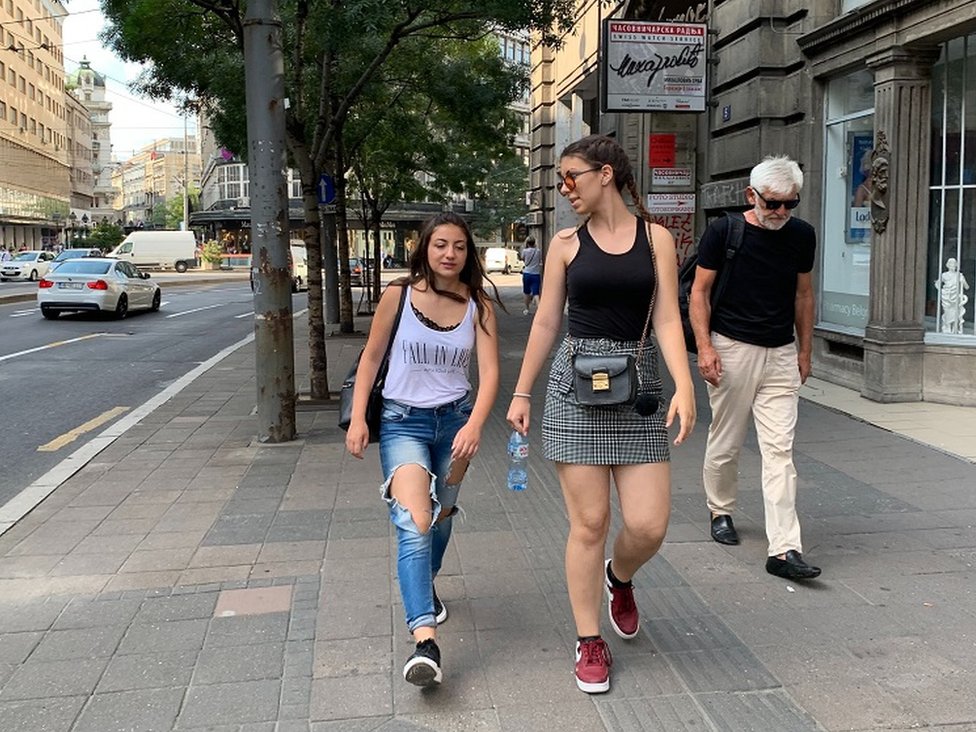 Međunarodni dan mladih, korona virus i Srbija: Kao posledica pandemije manje mladih želi da ode iz zemlje, pokazuje istraživanje 1 Mladi