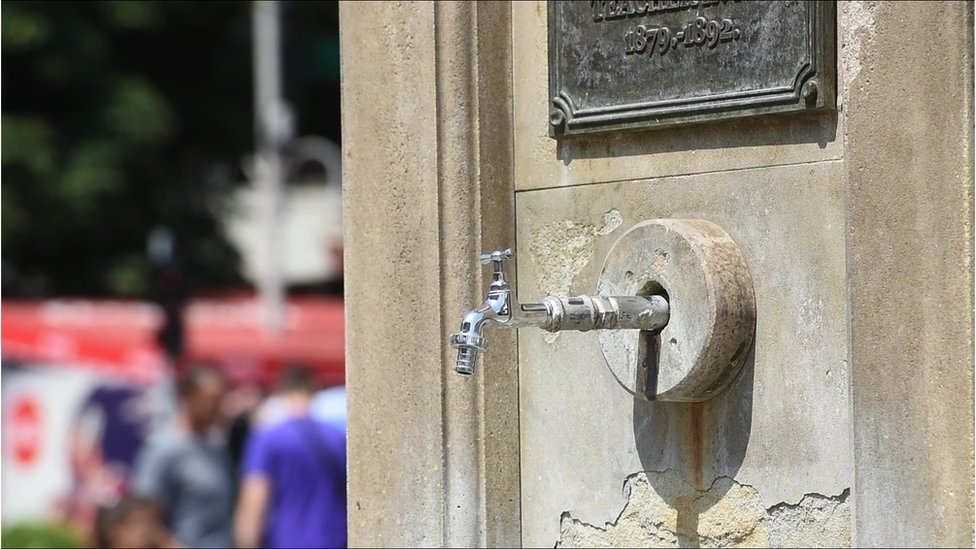 Korona virus: Zašto u Nišu ne rade javne česme 1 Česma