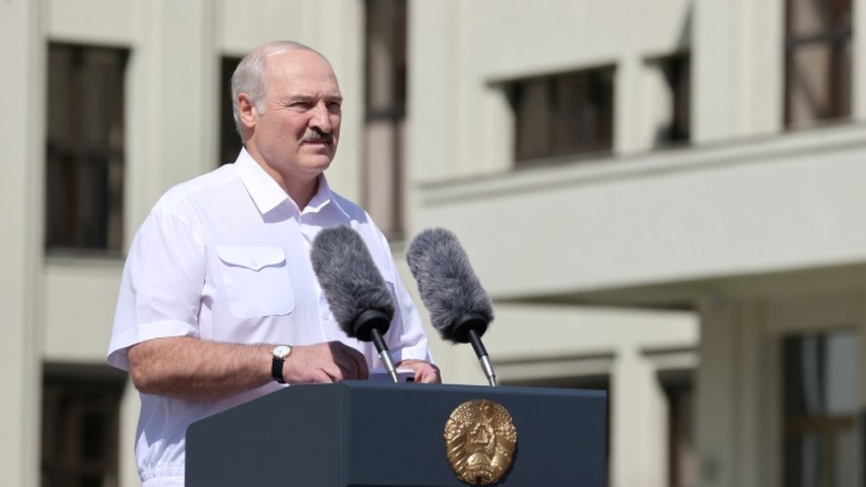 Izbori u Belorusiji: Talas štrajkova posle masovnih protesta na kojima se zahteva ostavkapredsednika Aleksandra Lukašenka 2 Alexander Lukashenko - 16 August