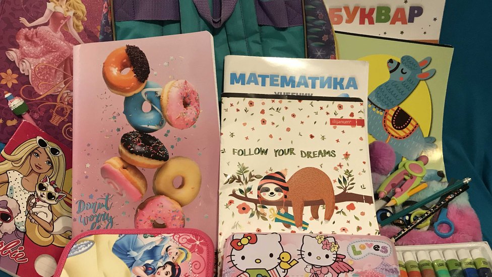 Početak školske godine u doba korone: Nastavnicima teško, roditeljima teže, prvacima najteže 1 knjige i oprema za školu