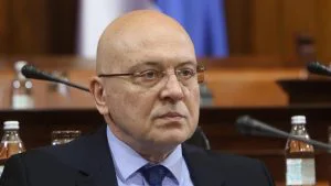 Bivši ministar kulture Vladan Vukosavljević: Selaković bi trebalo da ponudi ostavku 7 Bivši ministar kulture Vladan Vukosavljević: Selaković bi trebalo da ponudi ostavku 5