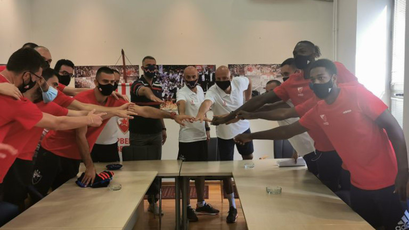 Obradović i 14 izabranika 1