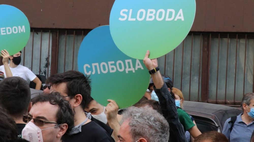 Rojters: Srbija među zemljama u kojima su novi zakoni upotrebljeni protiv nevladinih organizacija 1