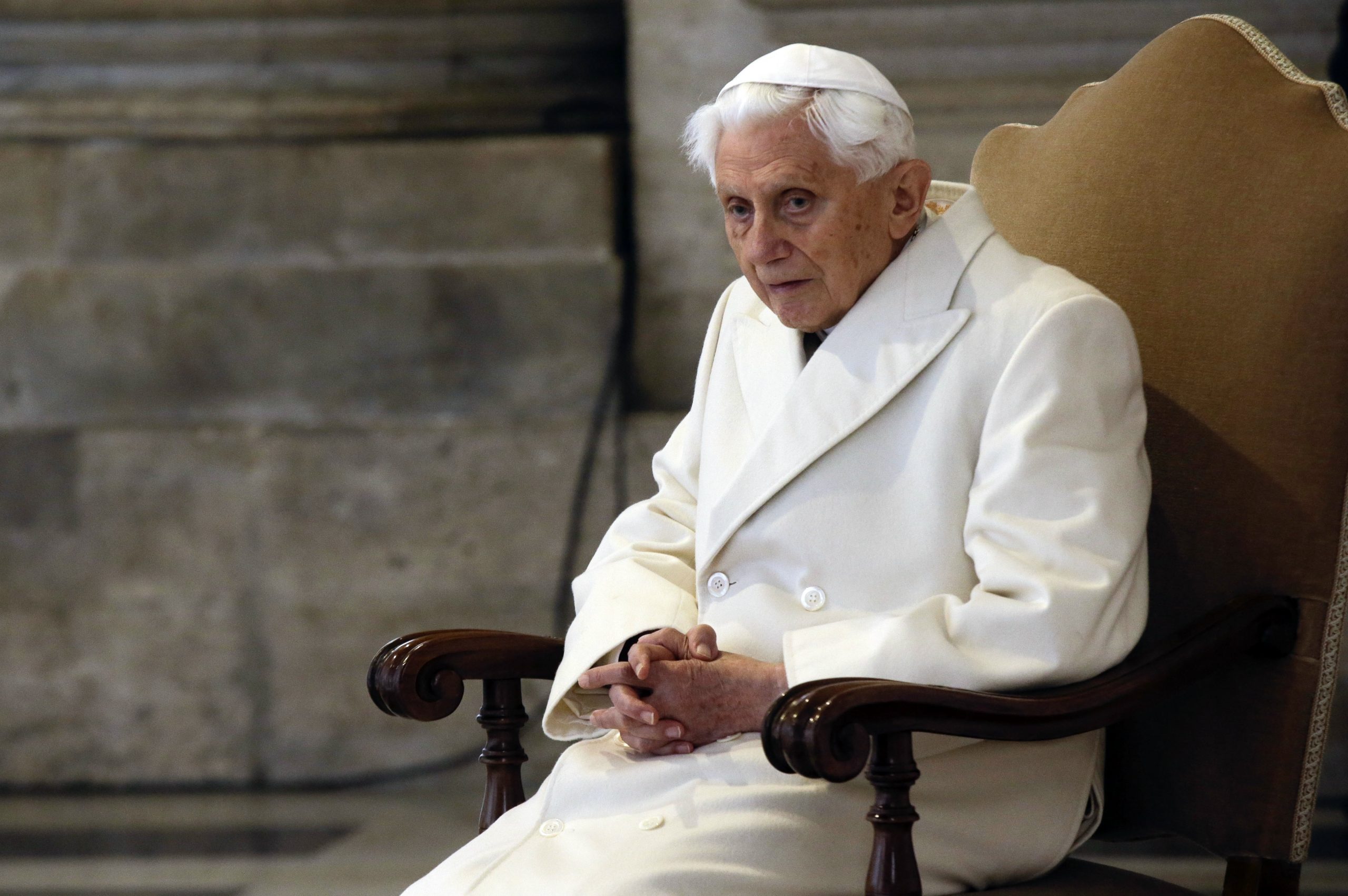 Penzionisani papa Benedikt XVI bolje posle herpesa lica 1