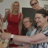 Za razboj sele i supruga američkog ambasadora i kanadska ambasadorka (FOTO) 2