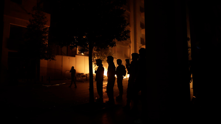 Policija upotrebila suzavac protiv demonstranata u Bejrutu (FOTO) 3