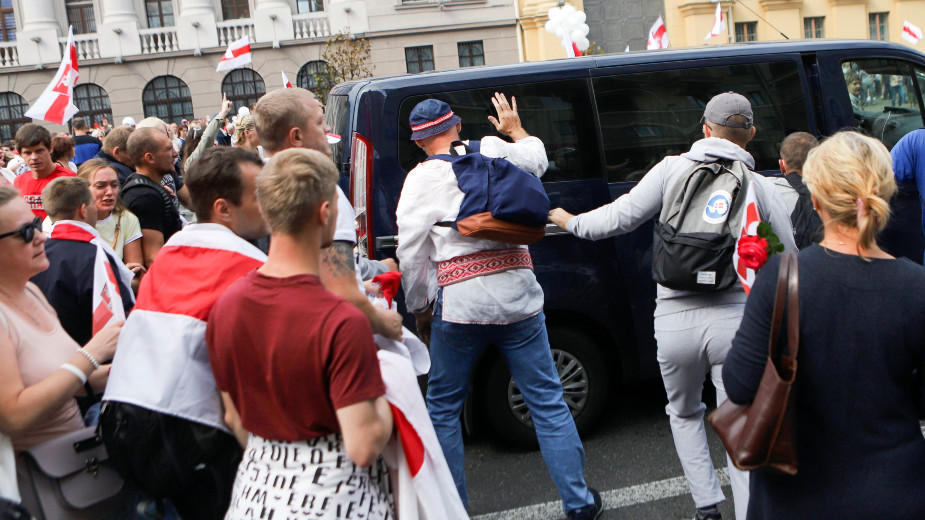 Demonstracije u Minsku, policija sprovodi hapšenja da bi sprečila okupljanja 1