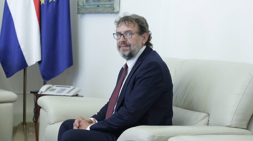 Žigmanov: Predsednik Srbije treba da prisustvuje komemoraciji Hrvatima stradalim u Sremu 1