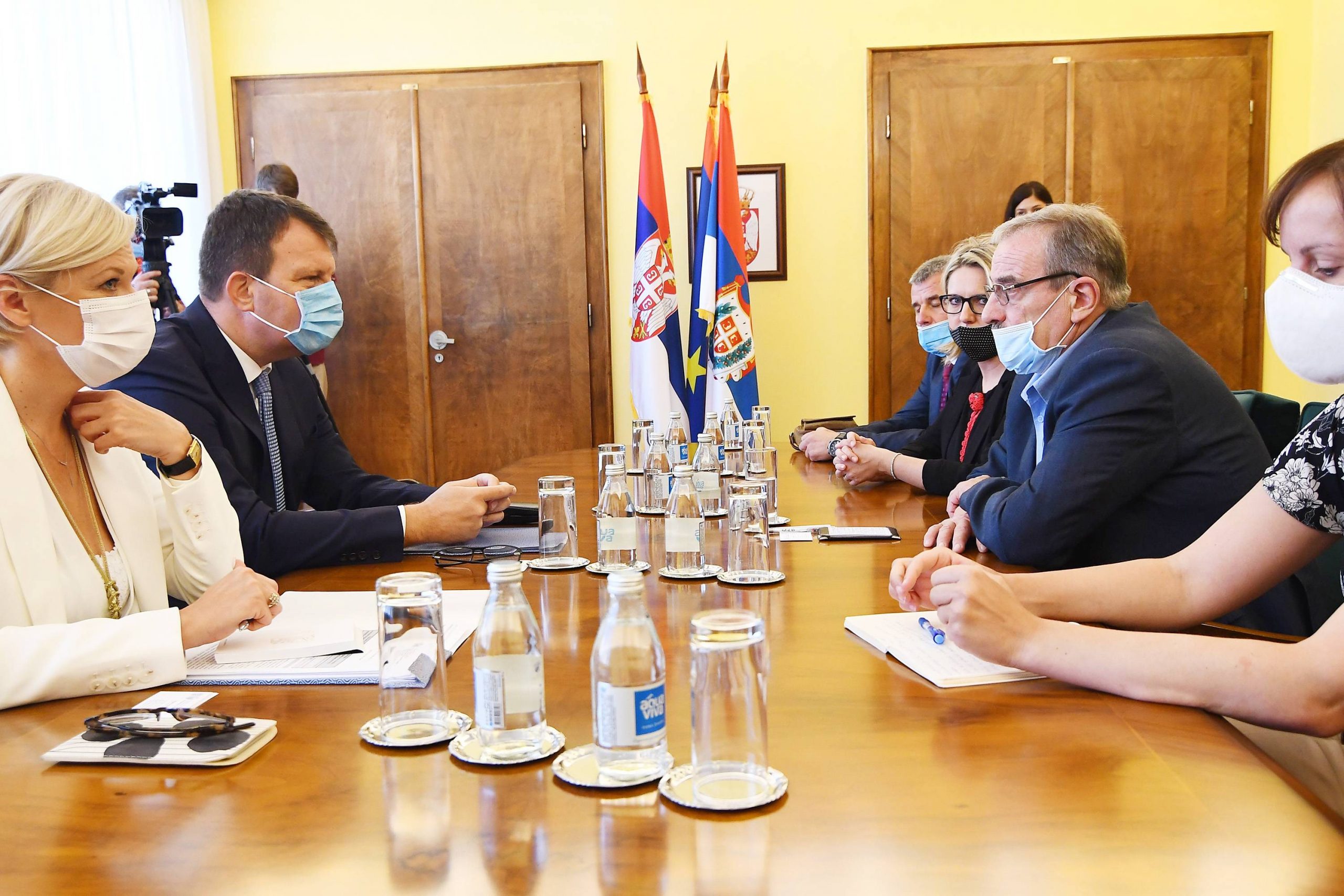 Mirović i Biščević o unapređenju položaja hrvatske nacionalne manjine u Vojvodini 1