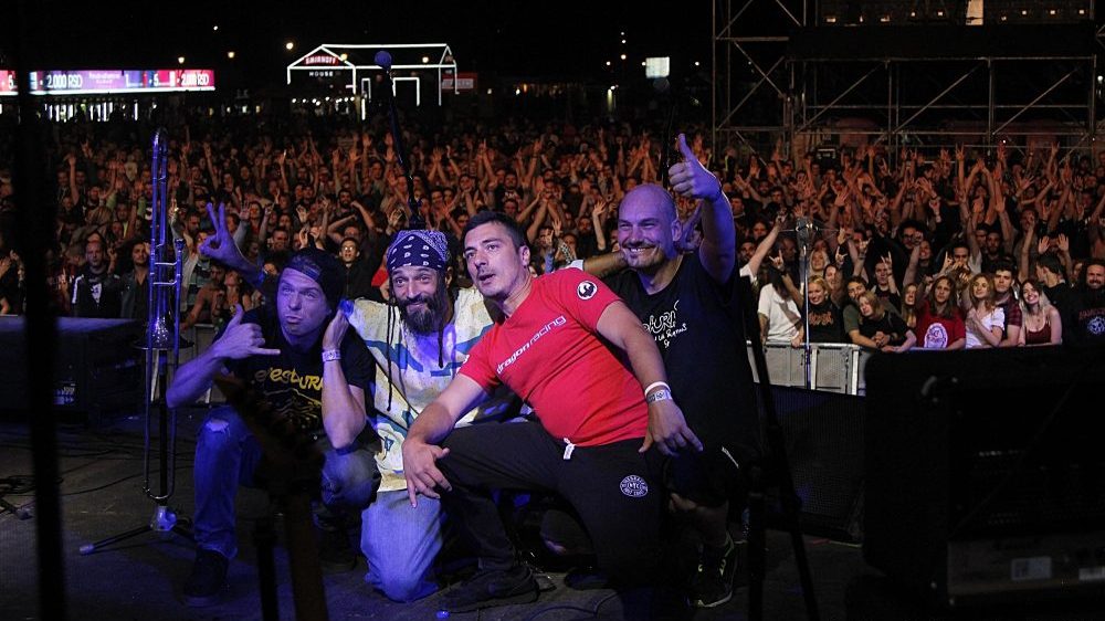 Mikstejp za post-karantin: Plejlistu pravi grupa Eyesburn 1