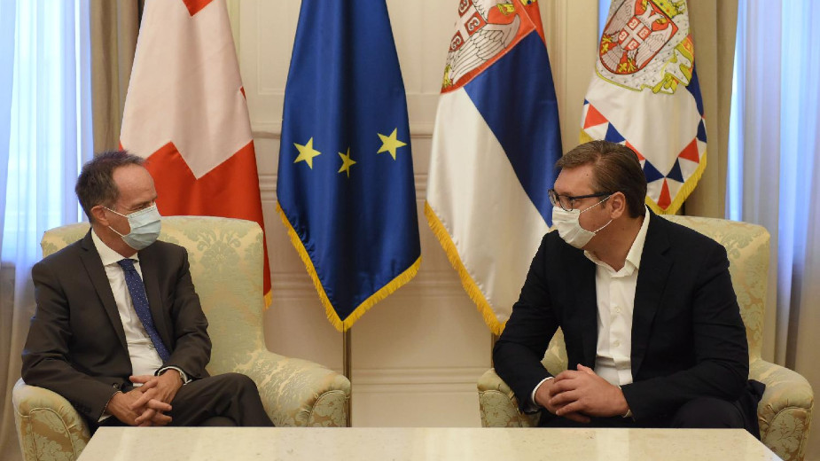 Vučić i ambasador Švajcarske: Povećati robnu razmenu 1