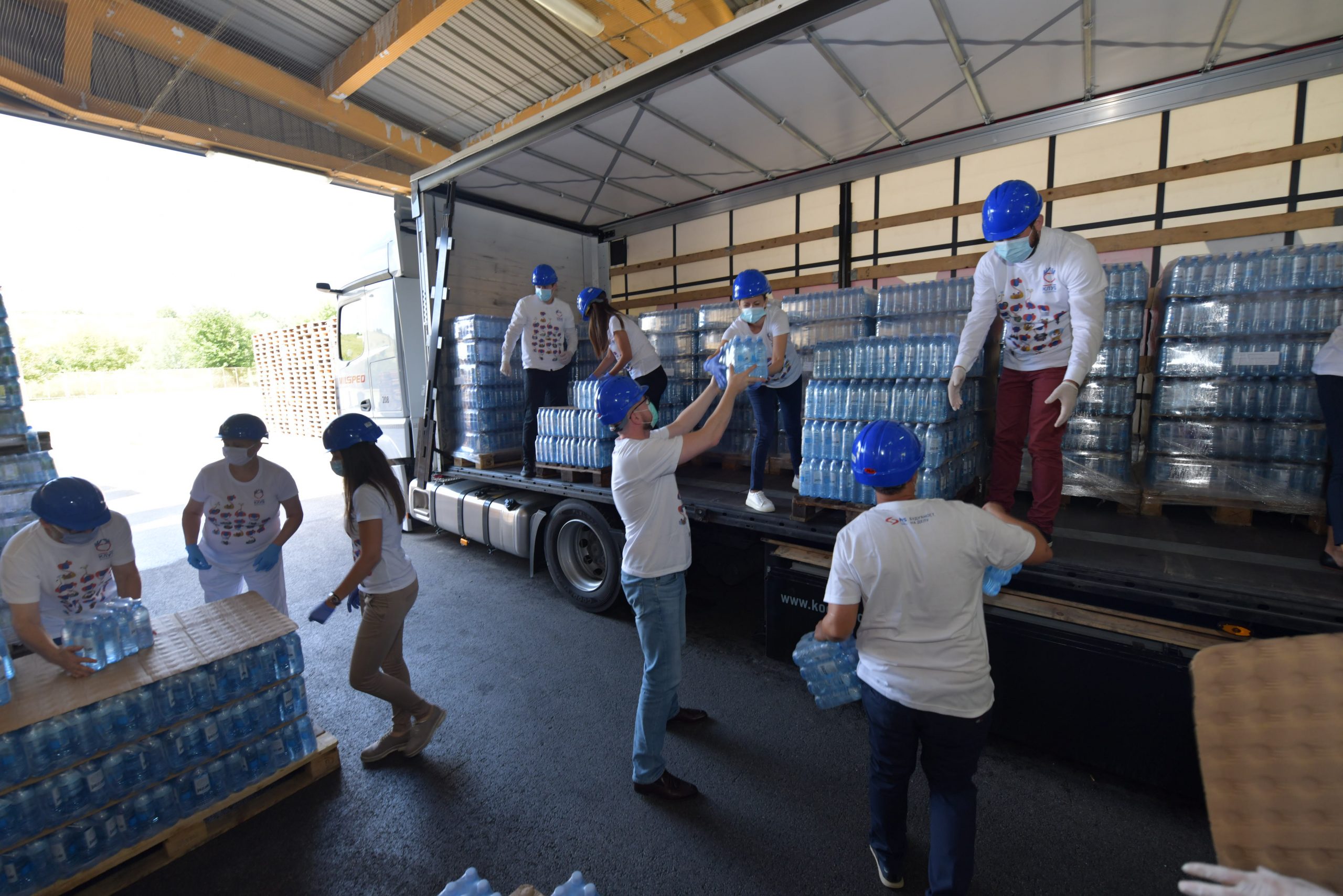 Kompanija NIS donirala 20.000 litara „Jazak“ vode bolnicama u Beogradu i Zrenjaninu 1