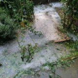 Nevreme sa gradom "poplavilo" ulice Donjeg Milanovca 12