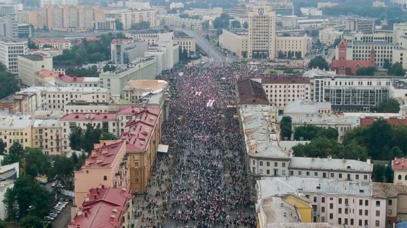 Desetine hiljada građana Belorusije protestuje u Minsku protiv vlasti 1