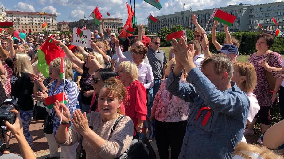 Lukašenko na mitingu poručio da "ni mrtav" neće dati Belorusiju 2