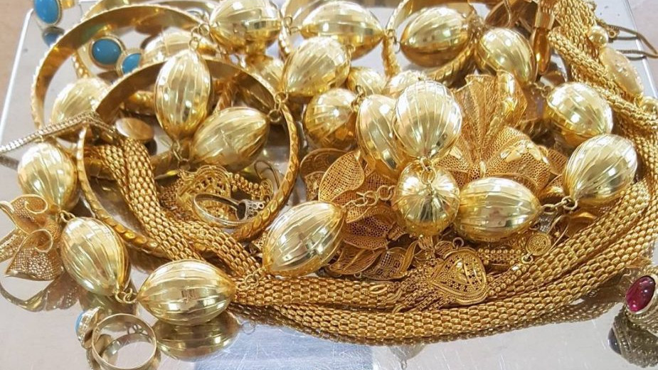 Carina: Na Gradini zaplenjen zlatan nakit vredan skoro milion dinara 1