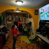 Oko 30 miliona đaka u Meksiku počinje novu školsku godinu nastavom preko televizije 1