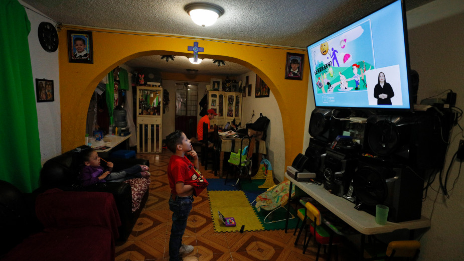 Oko 30 miliona đaka u Meksiku počinje novu školsku godinu nastavom preko televizije 1