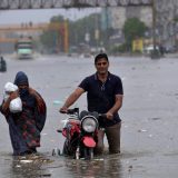 U Pakistanu najmanje 90 ljudi poginulo u poplavama usled monsunskih kiša 14