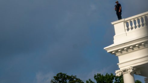 Trampova konferencija za medije prekinuta zbog pucnjave blizu Bele kuće (FOTO) 4