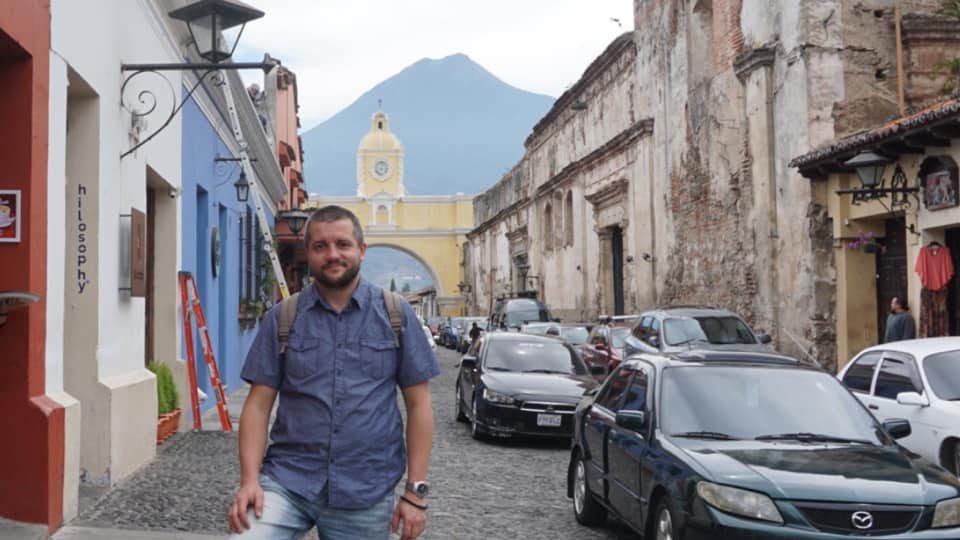 Politikom se čovek zamara, ljubavlju prema zemlji se leči 1