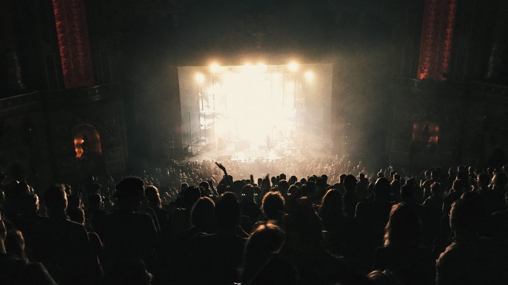 Oko 10.000 rokera i metalaca u Engleskoj na prvom muzičkom festivalu od izbijanja pandemije 1