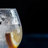 Ispijanje vode s limunom korisno, ali može imati i negativne efekte 5