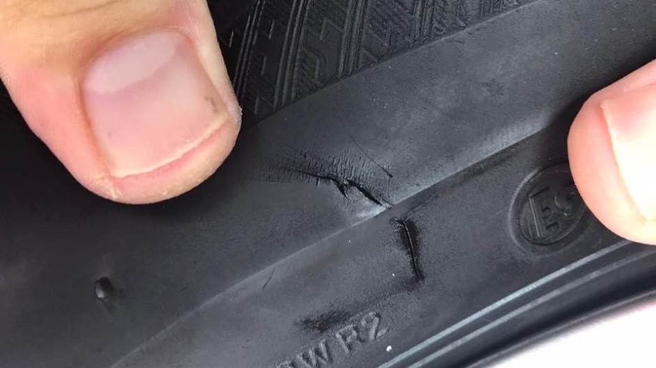 Probušena guma na automobilu urednika TV N1 1