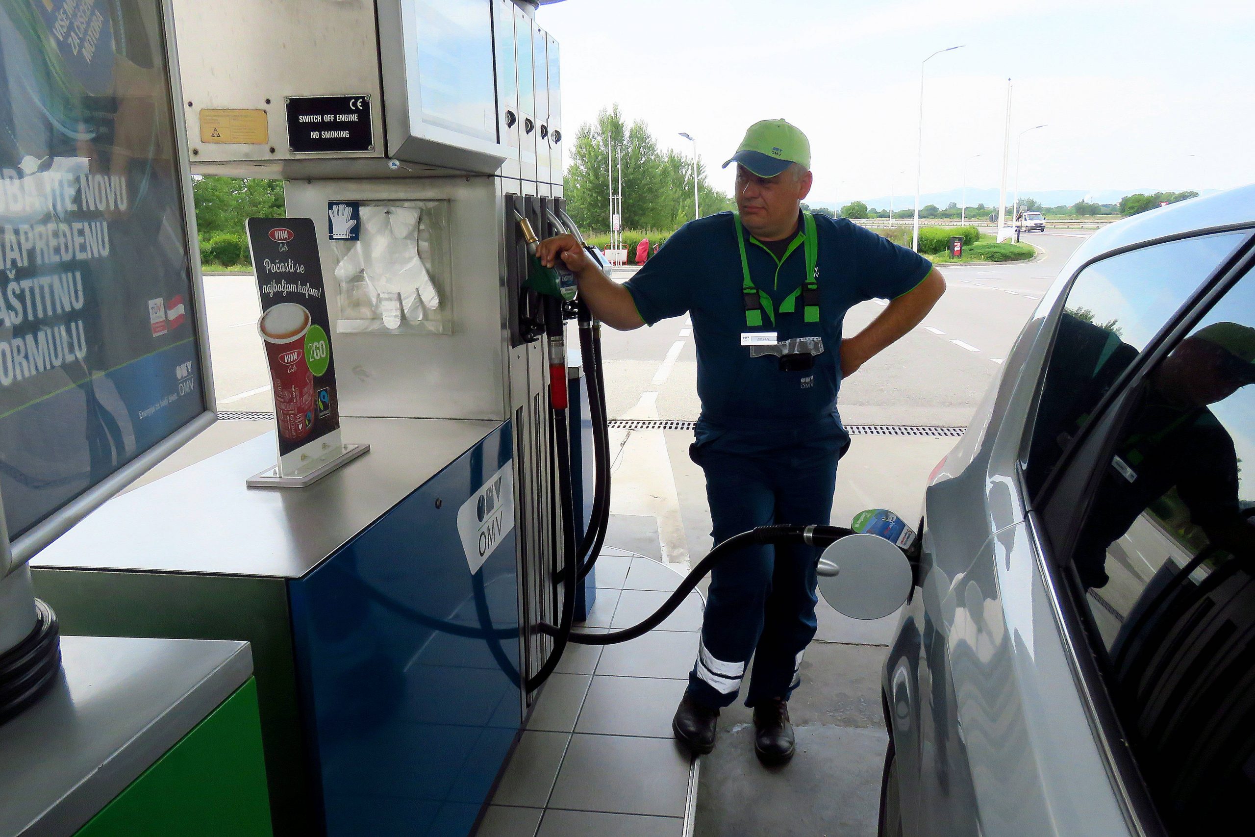 Korona strmoglavila cene goriva u Srbiji 1