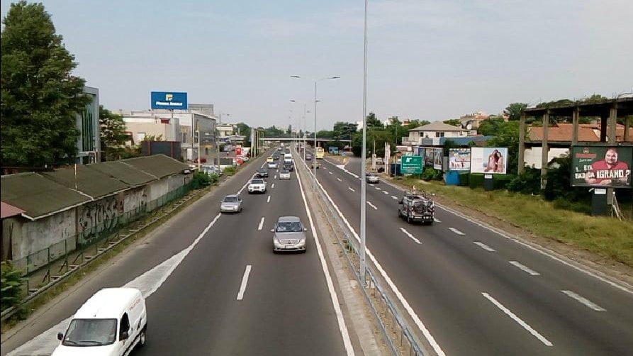 AMSS: Očekuju se gužve na prilazima gradovima, kamioni na granicama do dva sata 1