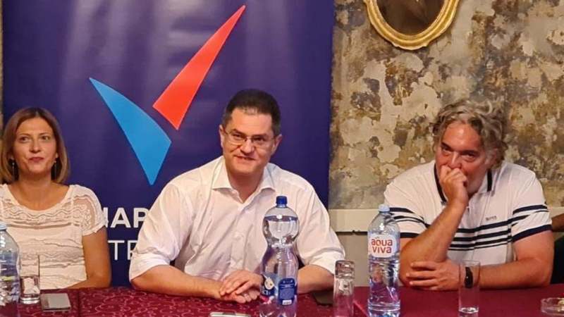 Narodna stranka podnela prijavu protiv Aleksandra Vučića zbog nenošenja maske 1