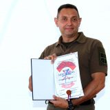 Vulinu dodeljeno priznanje „Čovek među ljudima" Komesarijata za izbeglice i migracije 3